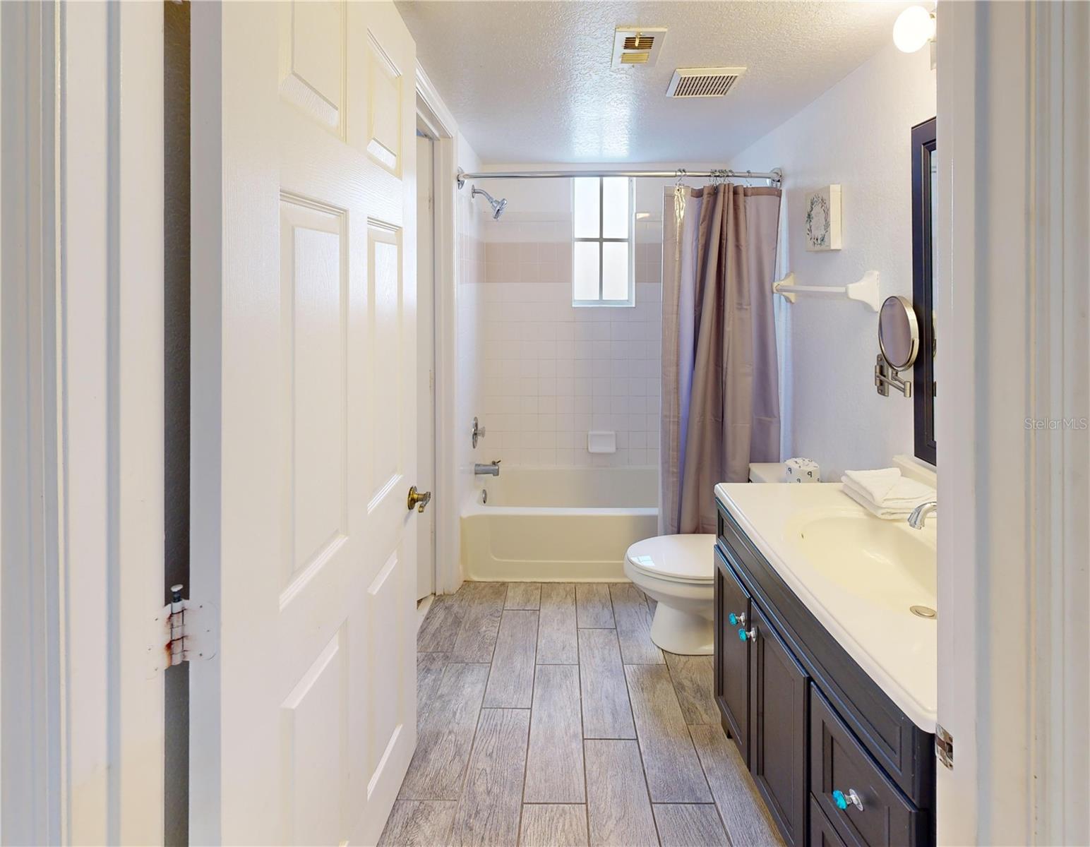 VILLAGES AT MANGO KEY PH 1A THE - Residential