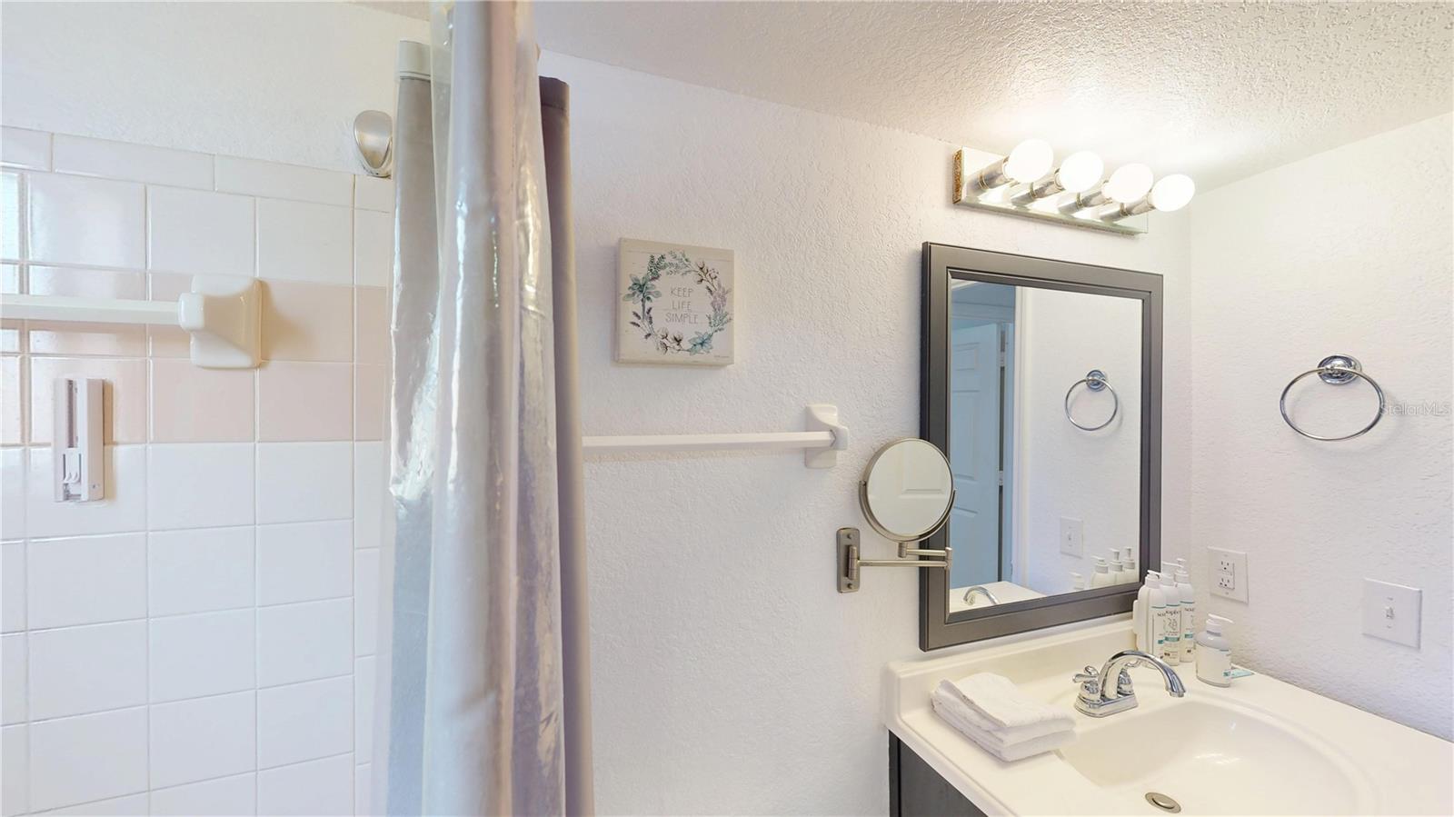 VILLAGES AT MANGO KEY PH 1A THE - Residential