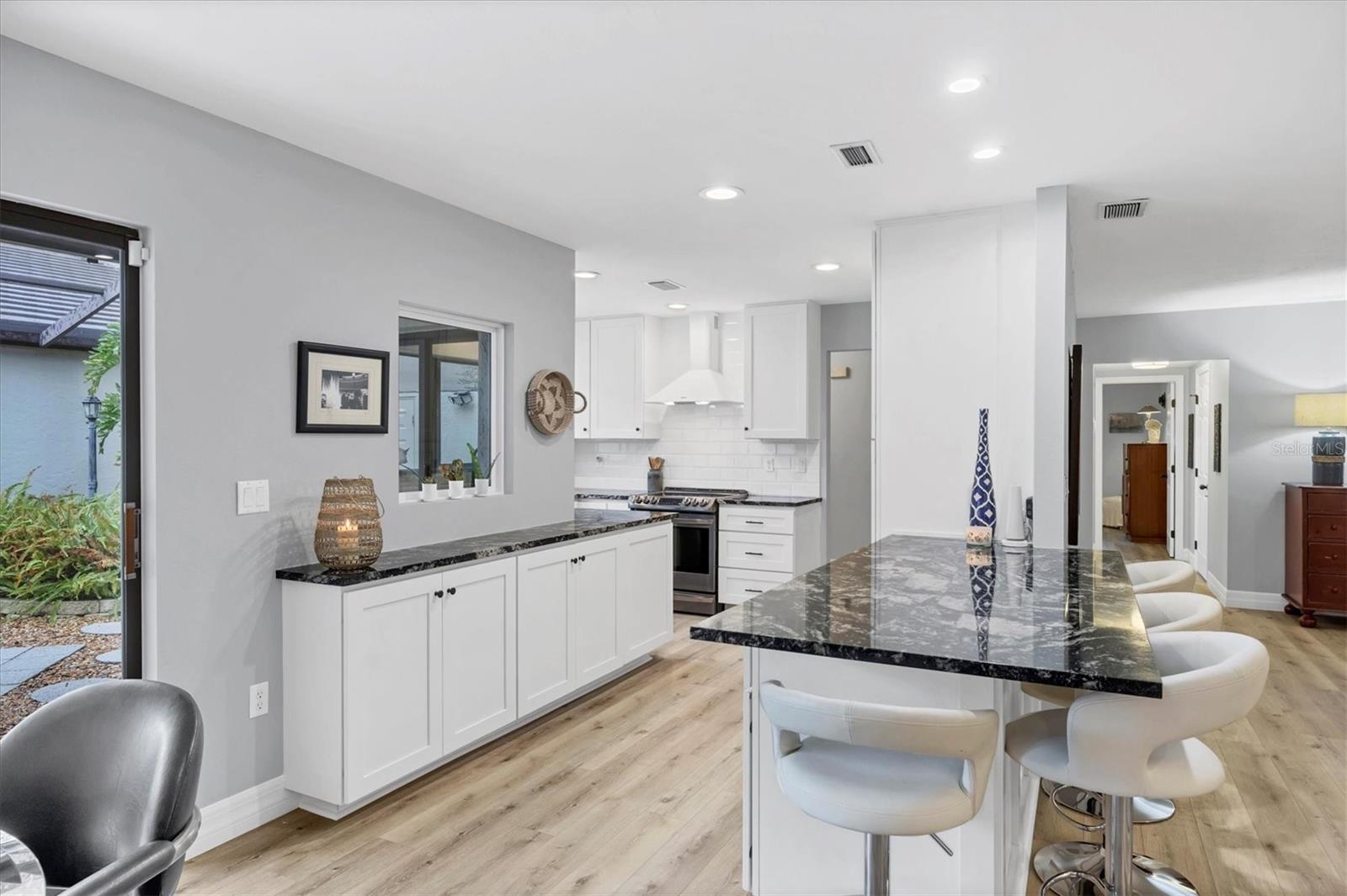 GLEN OAKS MANOR HOMES PH 1 - Residential