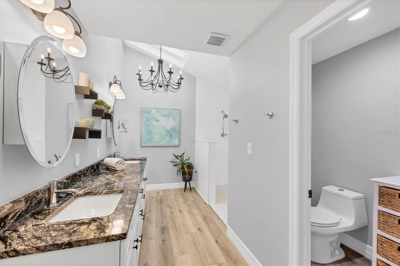 GLEN OAKS MANOR HOMES PH 1 - Residential