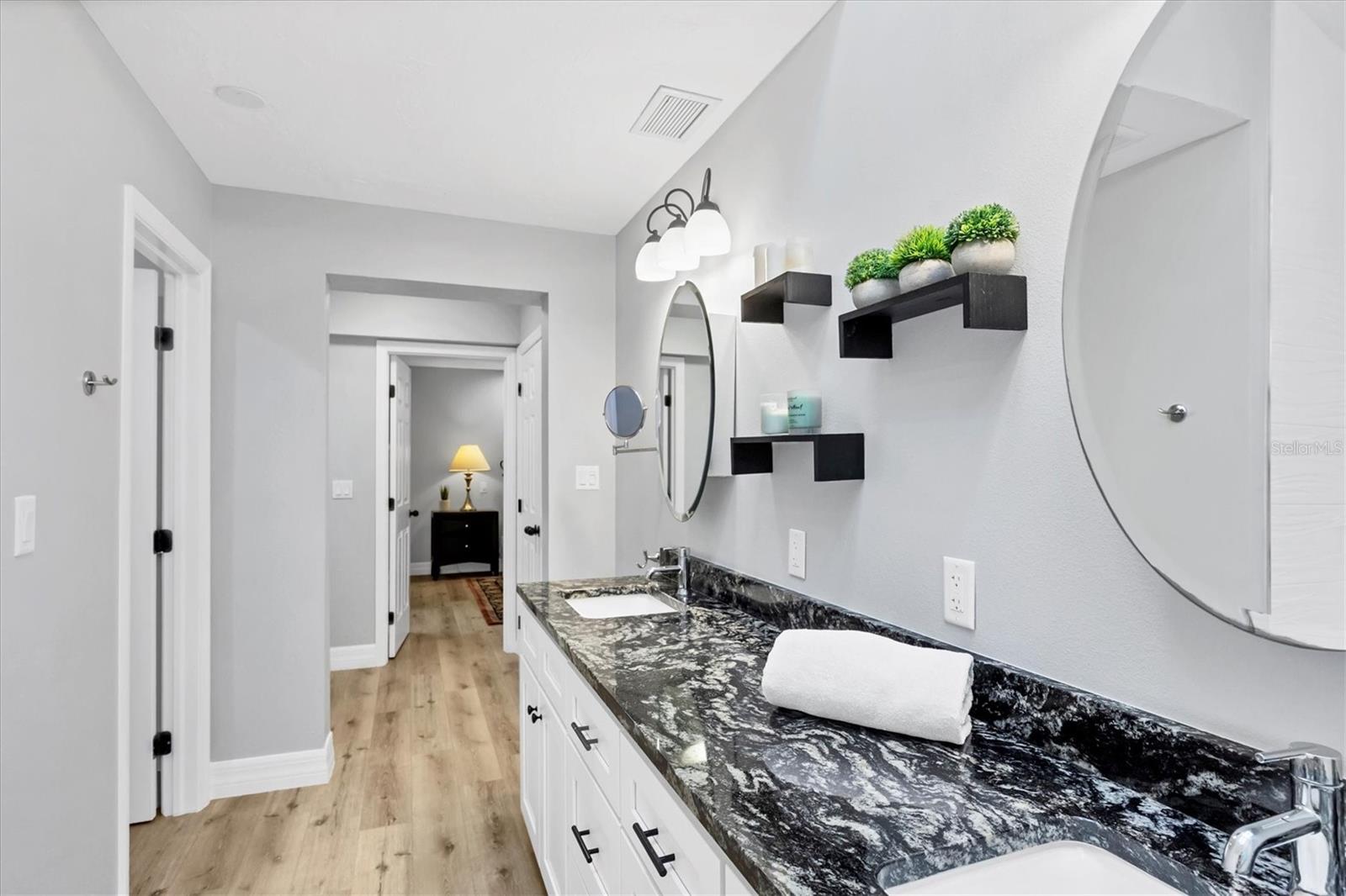 GLEN OAKS MANOR HOMES PH 1 - Residential