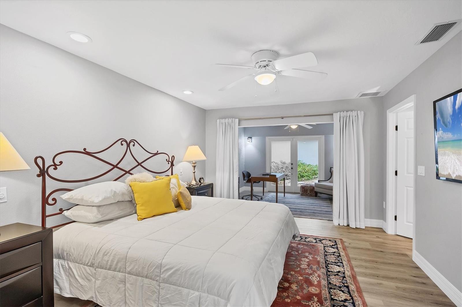 GLEN OAKS MANOR HOMES PH 1 - Residential