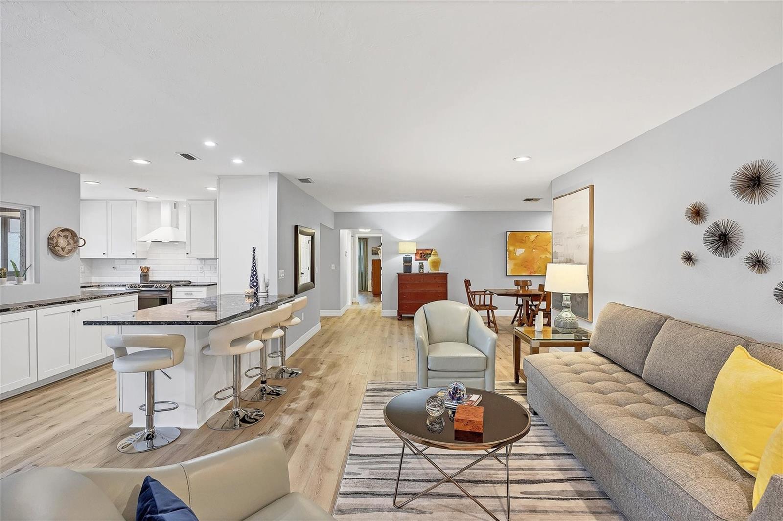 GLEN OAKS MANOR HOMES PH 1 - Residential