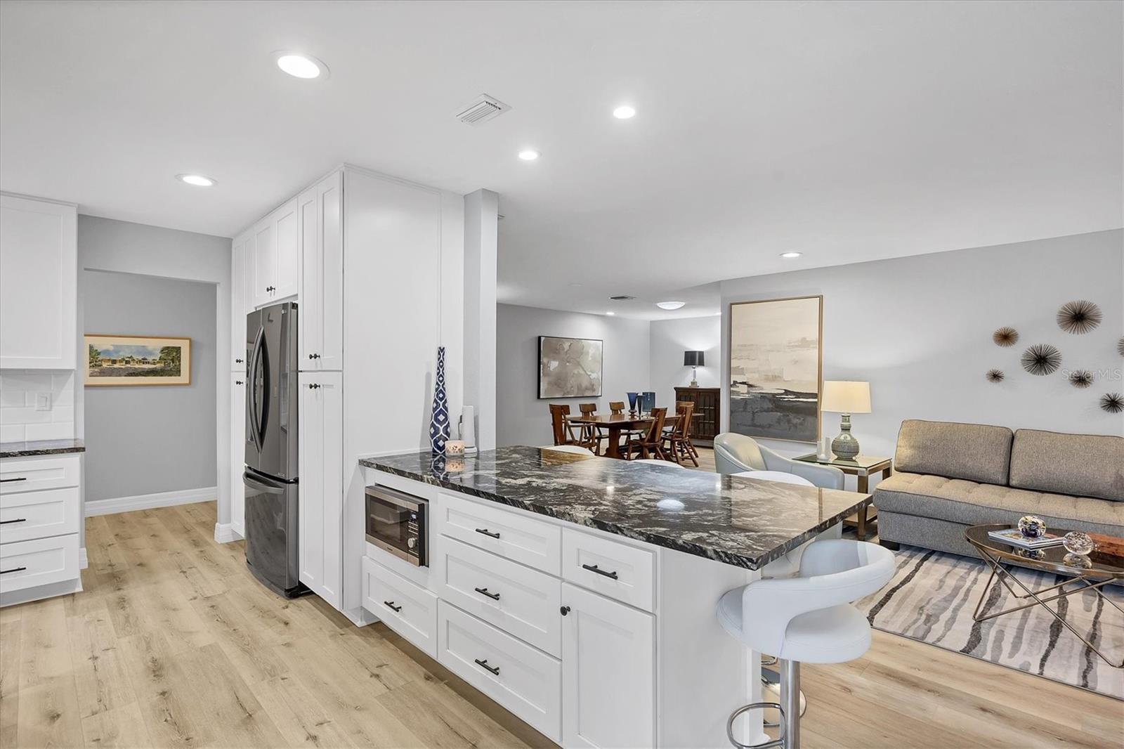 GLEN OAKS MANOR HOMES PH 1 - Residential