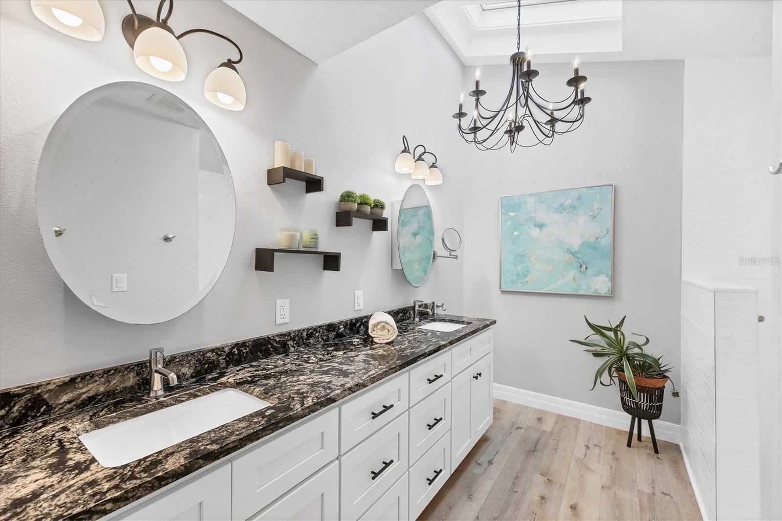 GLEN OAKS MANOR HOMES PH 1 - Residential