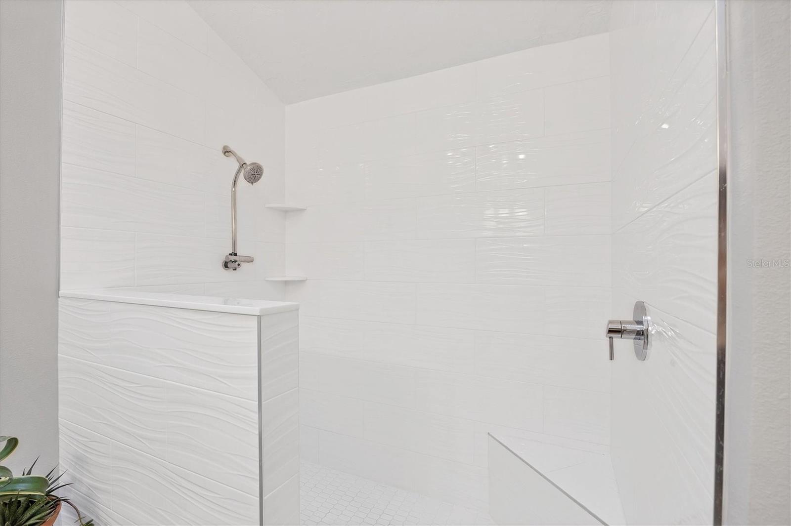 GLEN OAKS MANOR HOMES PH 1 - Residential