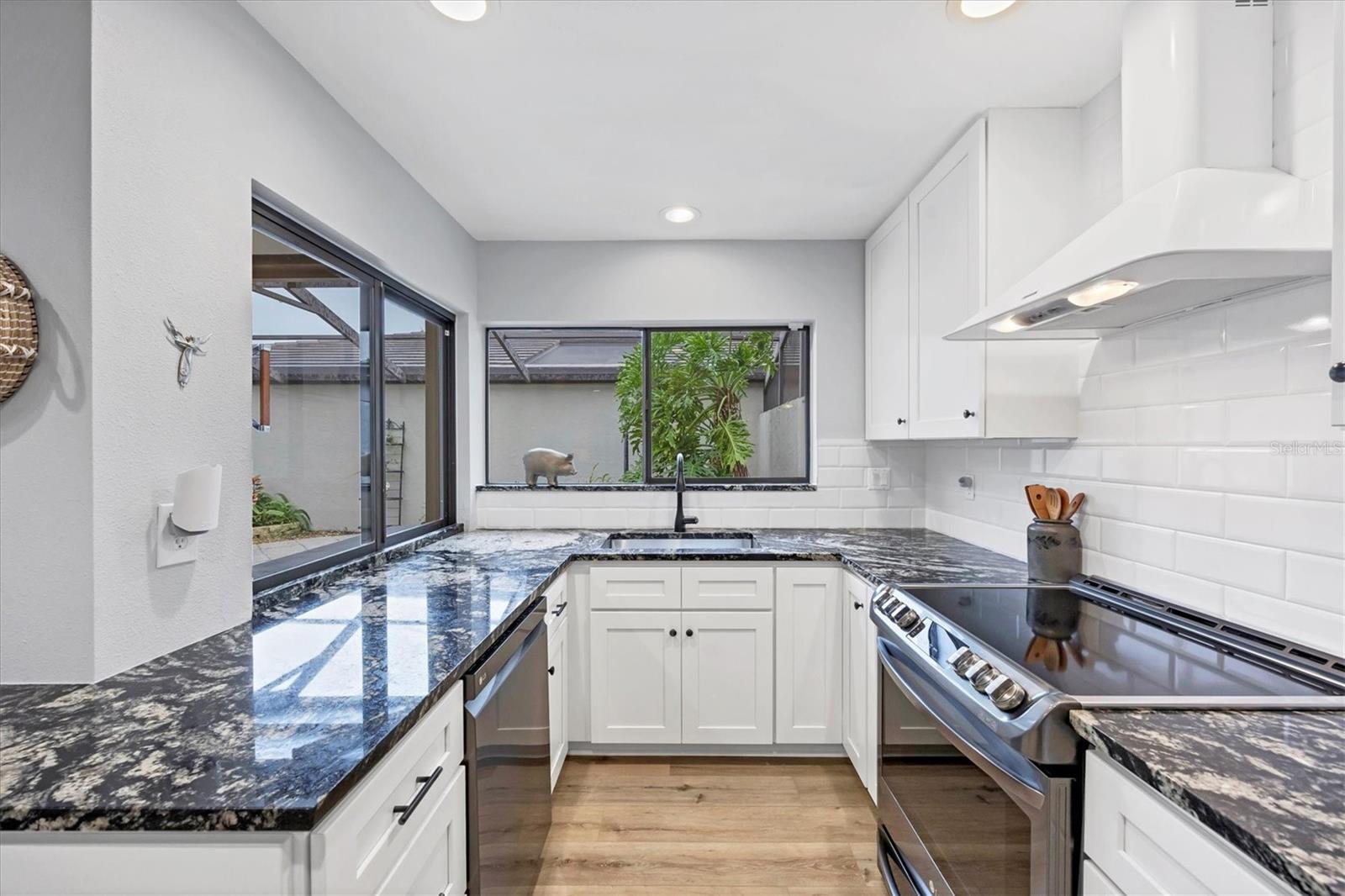 GLEN OAKS MANOR HOMES PH 1 - Residential