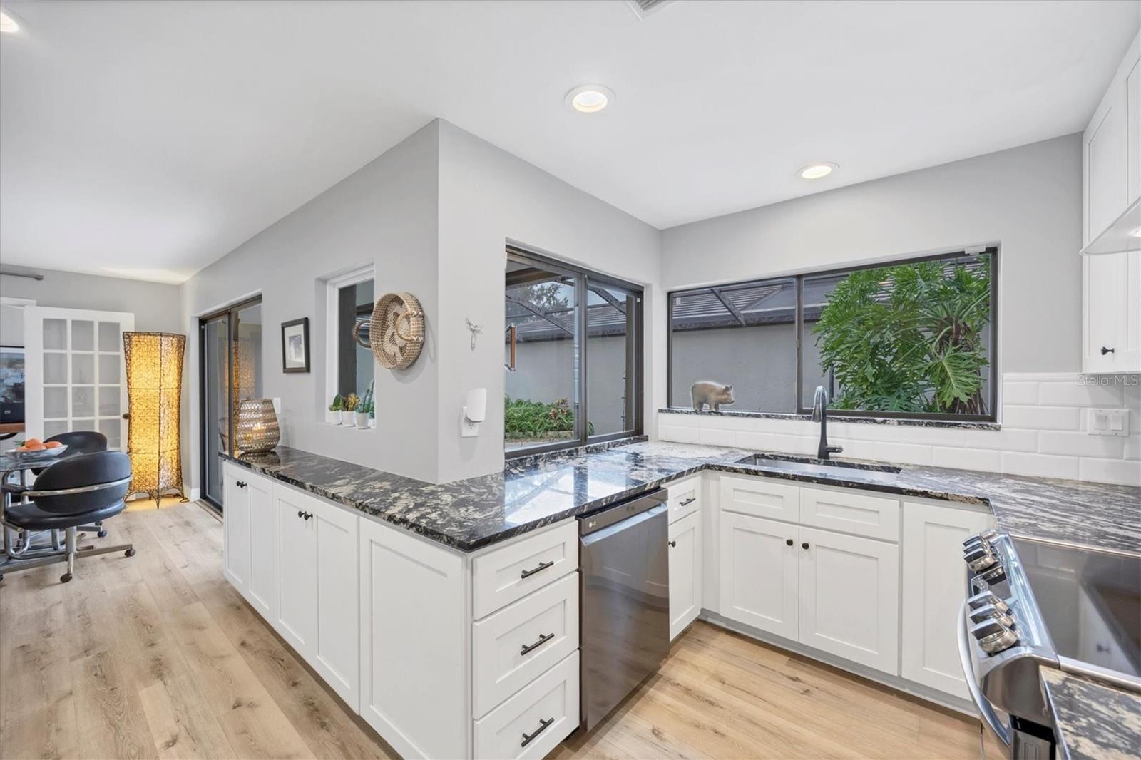 GLEN OAKS MANOR HOMES PH 1 - Residential