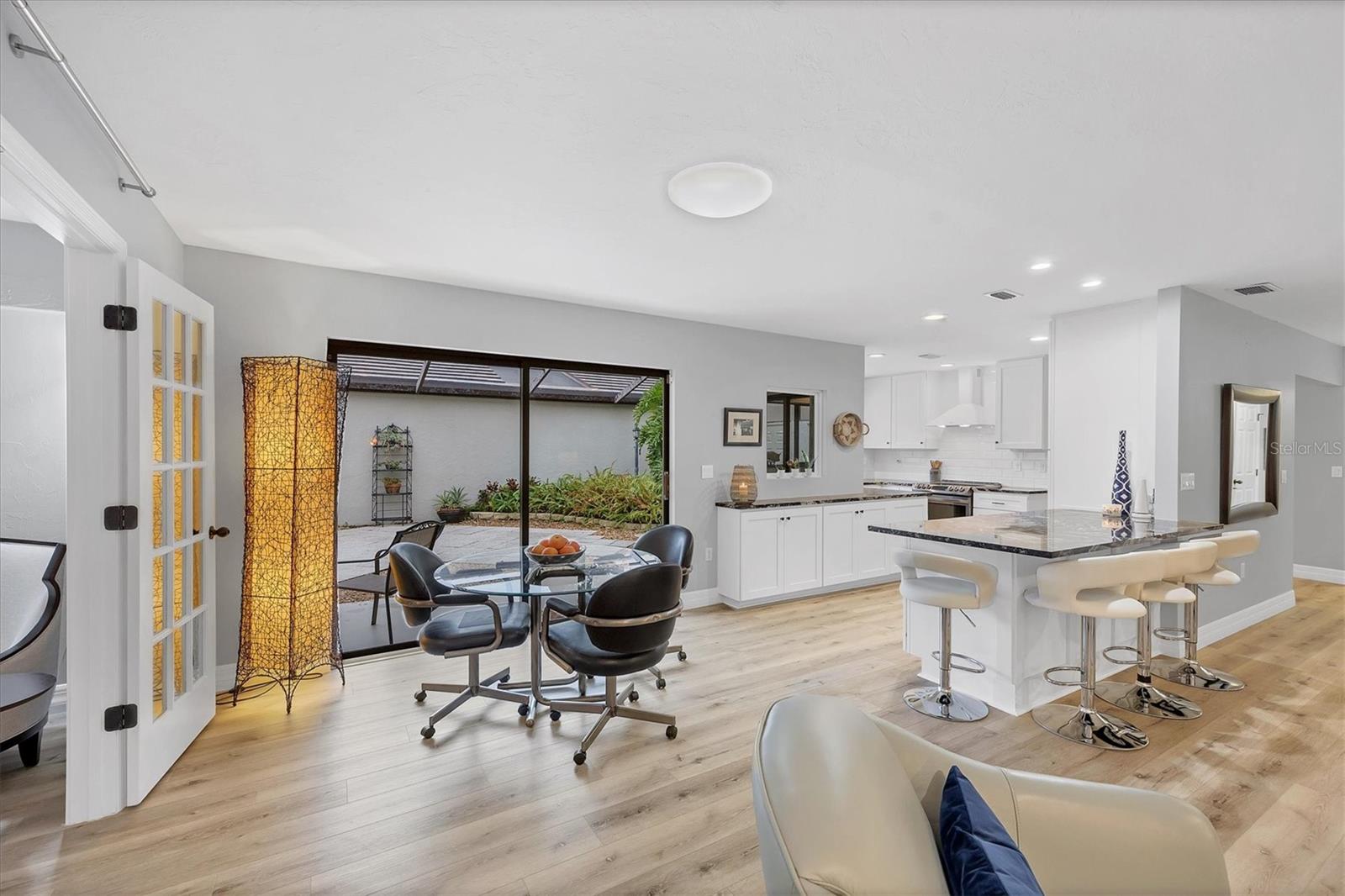 GLEN OAKS MANOR HOMES PH 1 - Residential