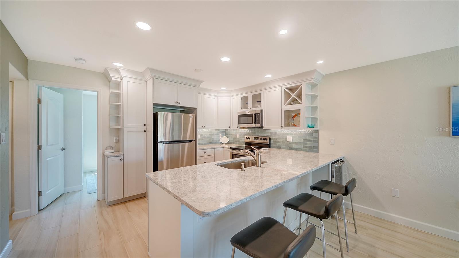 WINDWARD BAY AMD - Residential