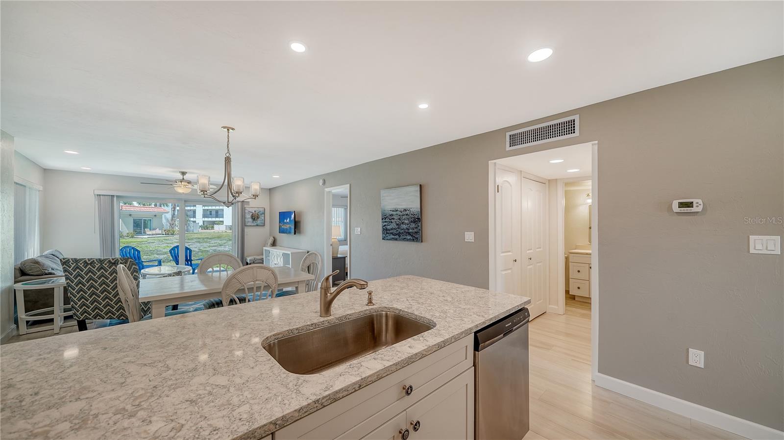 WINDWARD BAY AMD - Residential