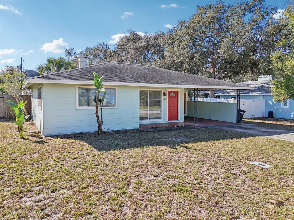 Photo of 1109 Sunnydale Drive, Clearwater, FL 33755 (MLS # TB8462086)