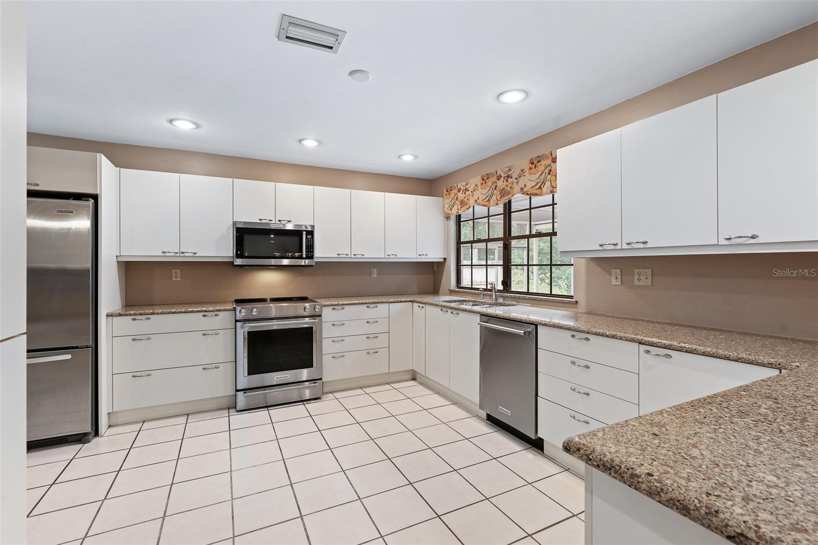 TRAILS UN 02M - Residential