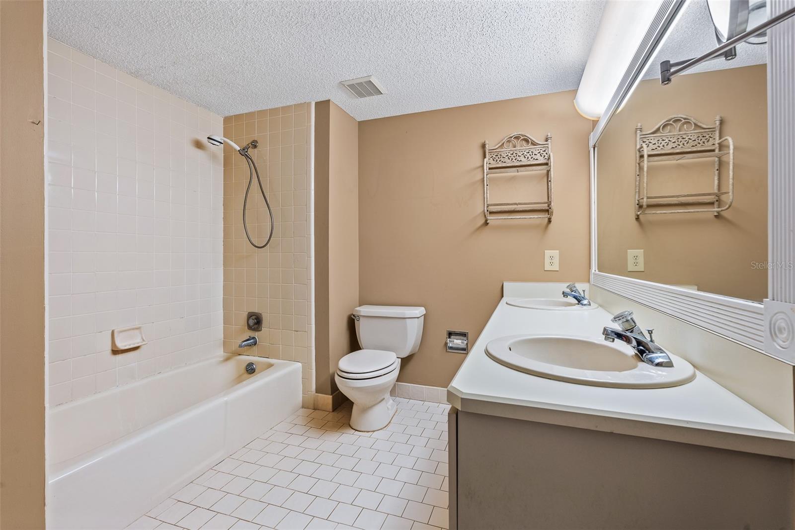 TRAILS UN 02M - Residential