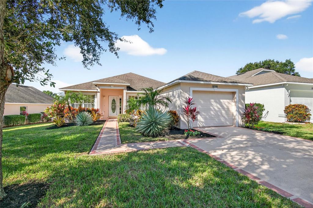 Photo of 3623 Kingswood Court, Clermont, FL 34711 (MLS # G5105701)