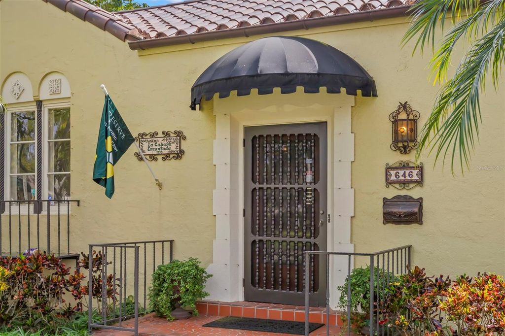 Photo of 646 16th Avenue NE, St Petersburg, FL 33704 (MLS # TB8368654)