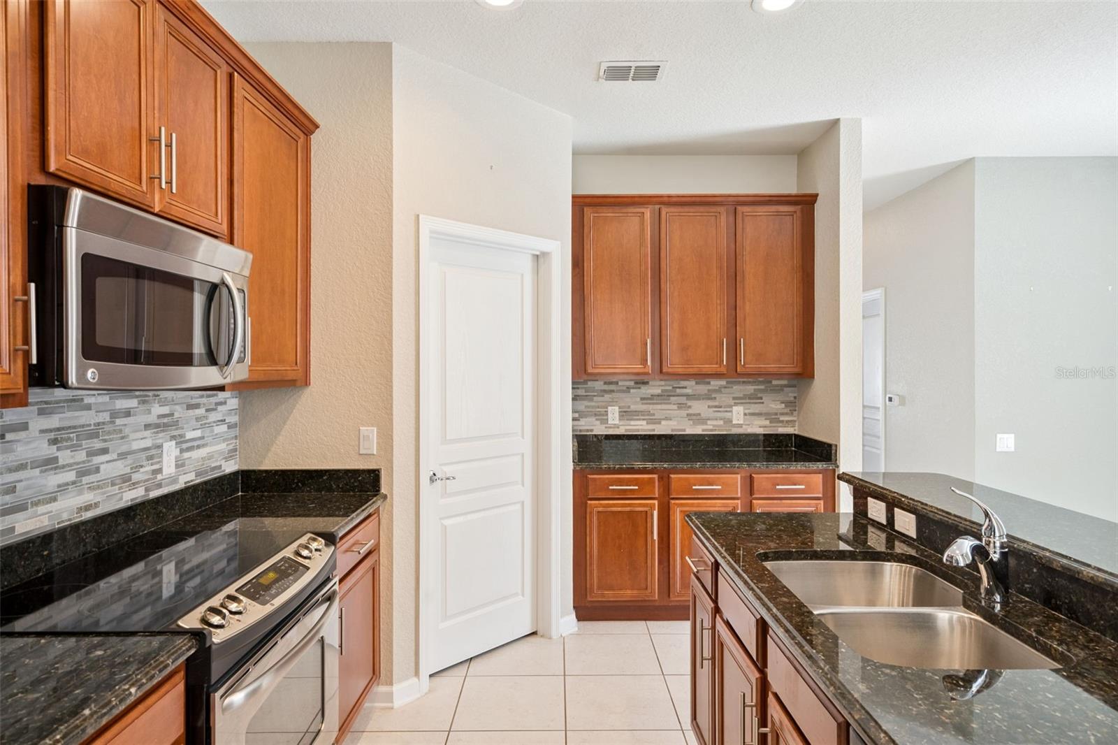 LAKE SAWYER SOUTH PH 03 - Residential