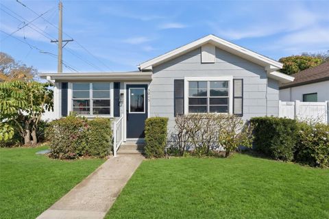 Photo of 3015 W North B Street, Tampa, FL 33609 (MLS # TB8477366)