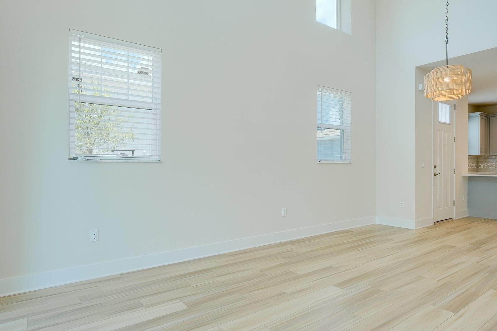 TOWNHOMES AT HIGHLAND CROSSING - Residential Lease