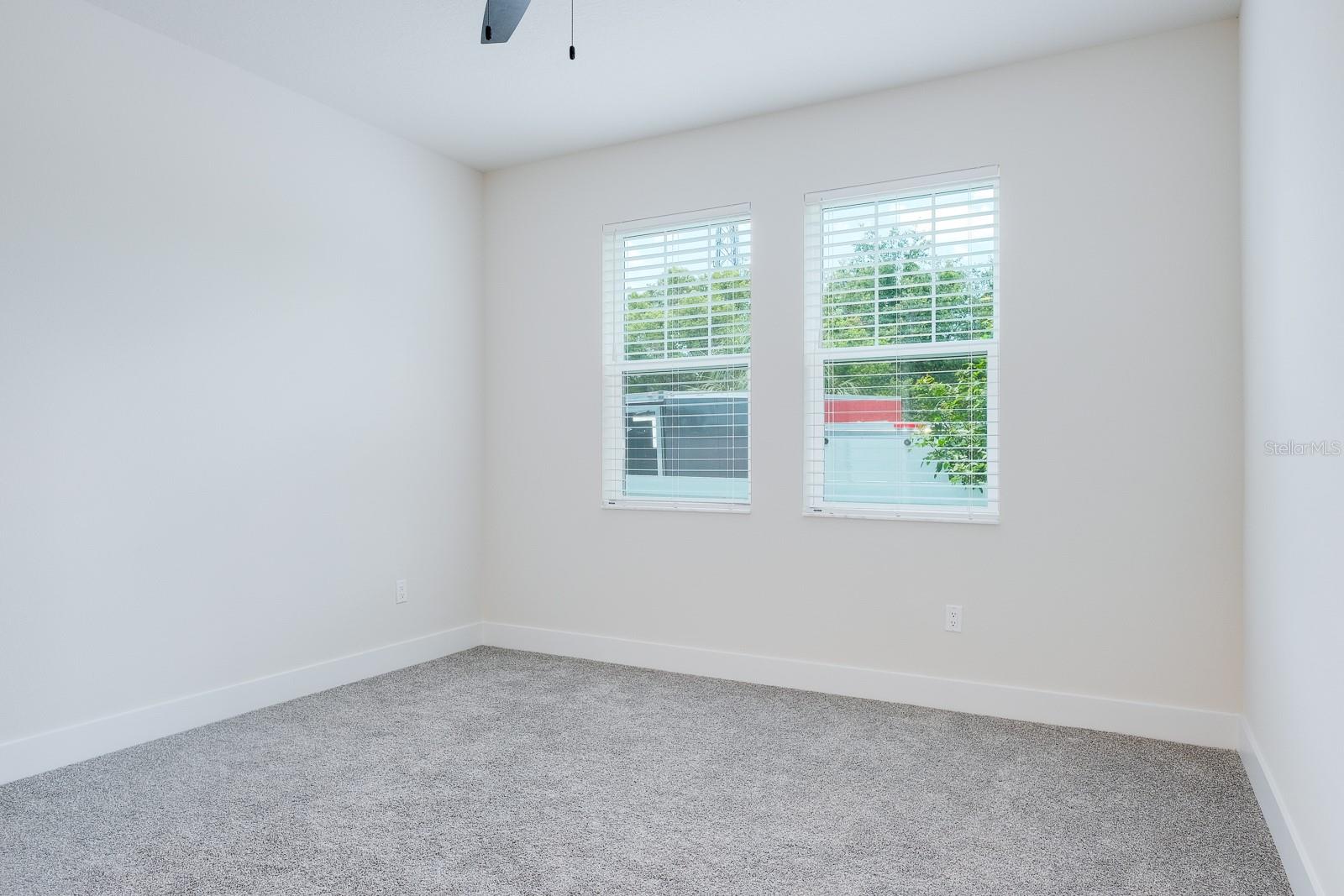 TOWNHOMES AT HIGHLAND CROSSING - Residential Lease
