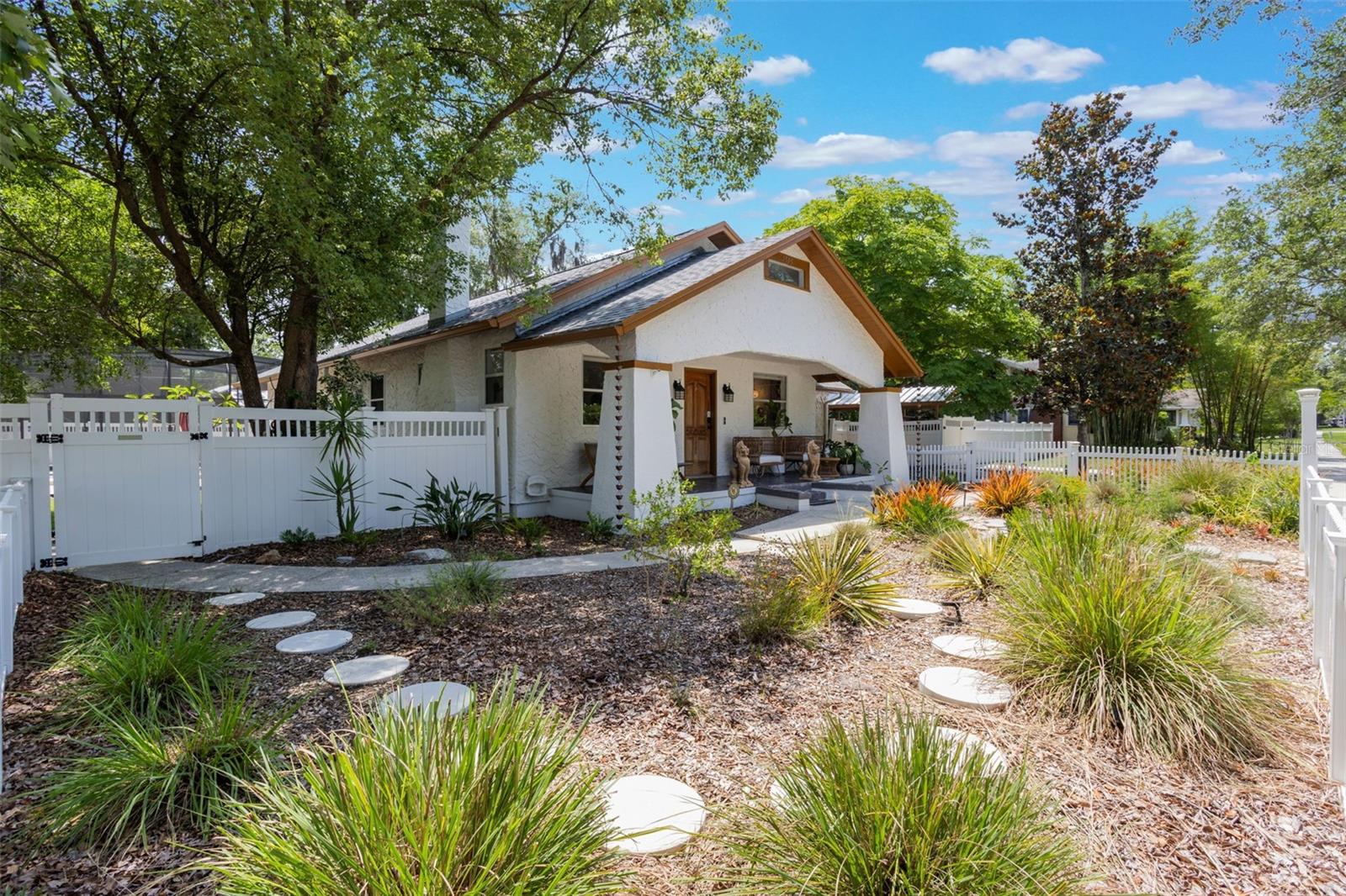 1505 MAGNOLIA AVENUE