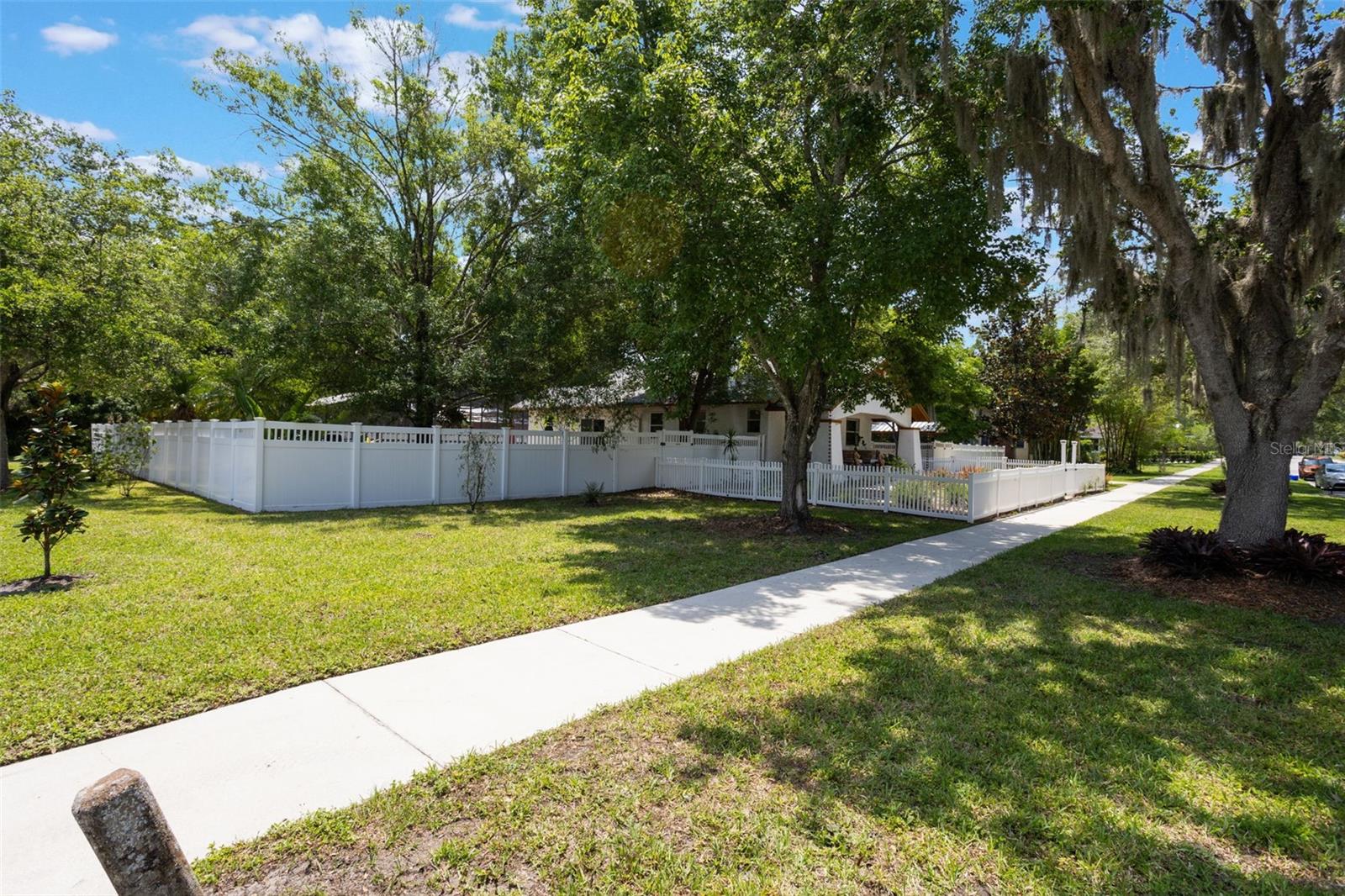 1505 MAGNOLIA AVENUE