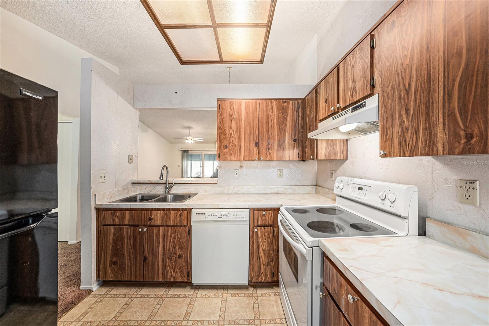 VILLAS OF BEACON GROVES - Residential