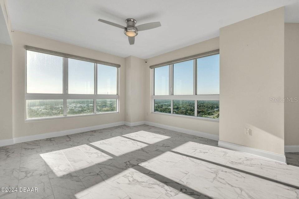 MARINA GRANDE/HALIFAX 01 - Residential Lease