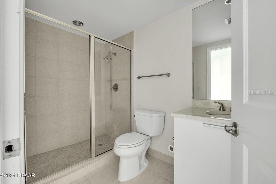 MARINA GRANDE/HALIFAX 01 - Residential Lease