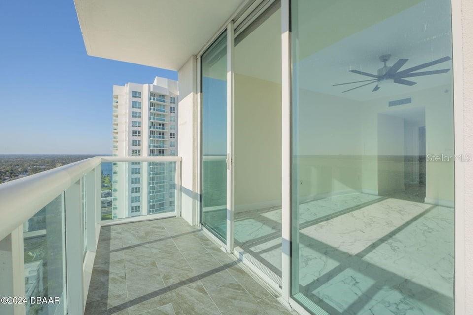 MARINA GRANDE/HALIFAX 01 - Residential Lease