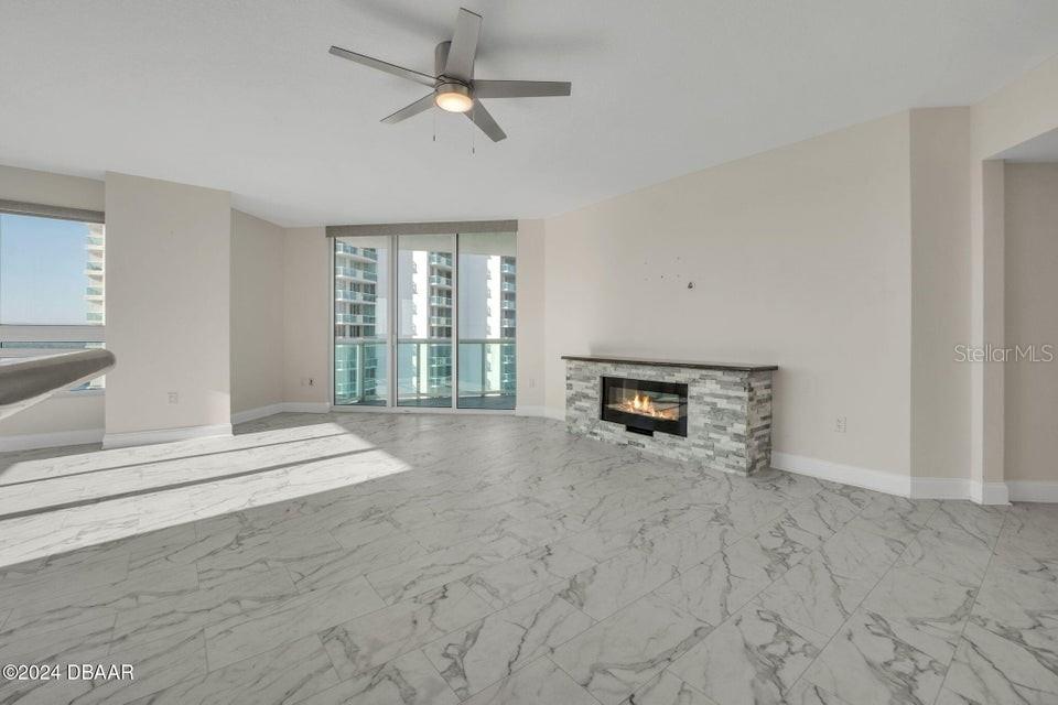 MARINA GRANDE/HALIFAX 01 - Residential Lease