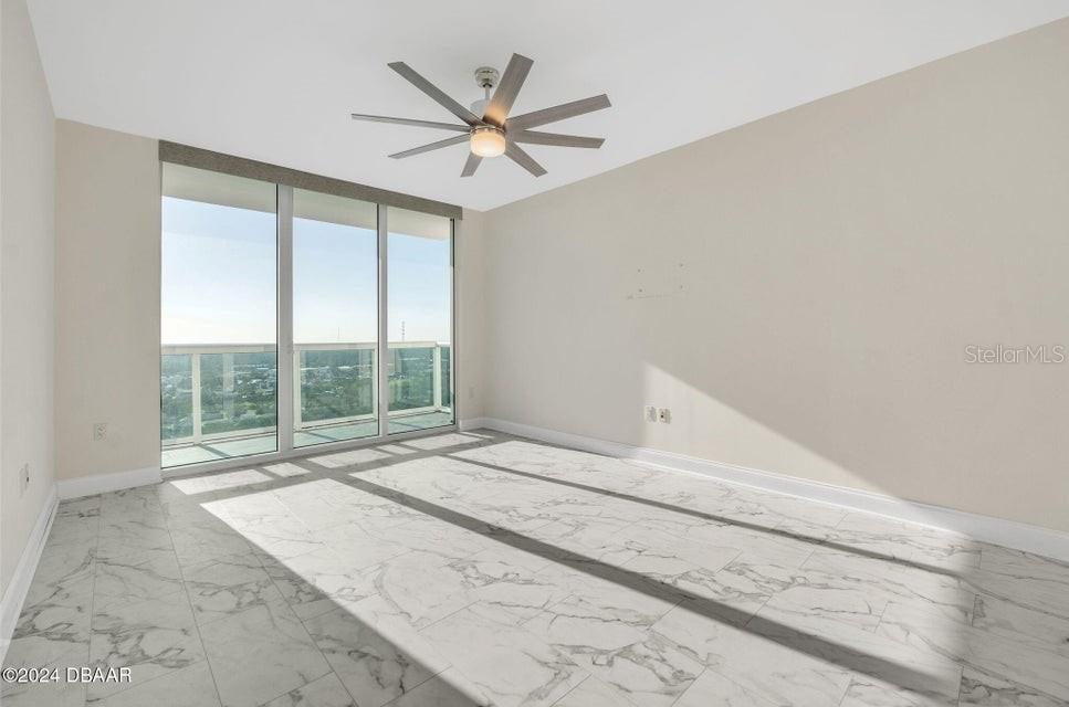 MARINA GRANDE/HALIFAX 01 - Residential Lease