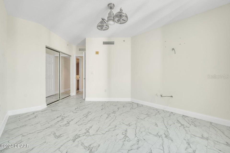 MARINA GRANDE/HALIFAX 01 - Residential Lease