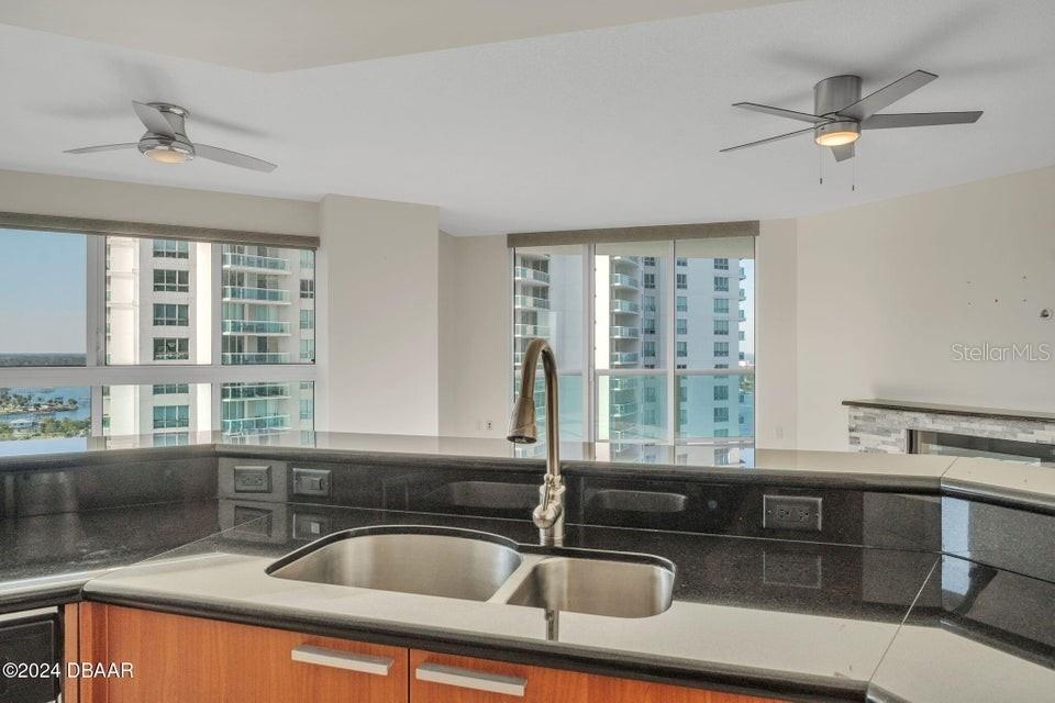 MARINA GRANDE/HALIFAX 01 - Residential Lease