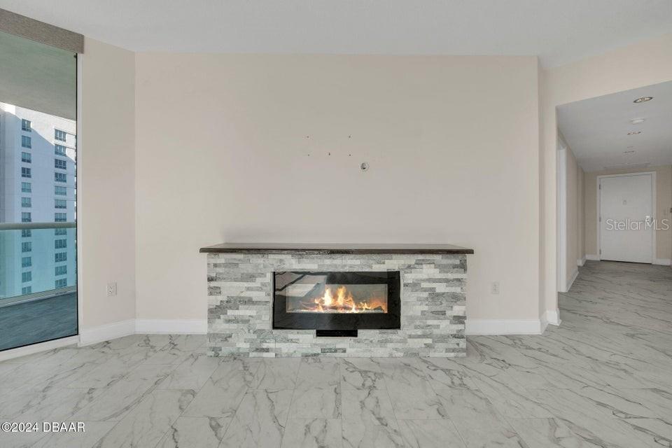 MARINA GRANDE/HALIFAX 01 - Residential Lease