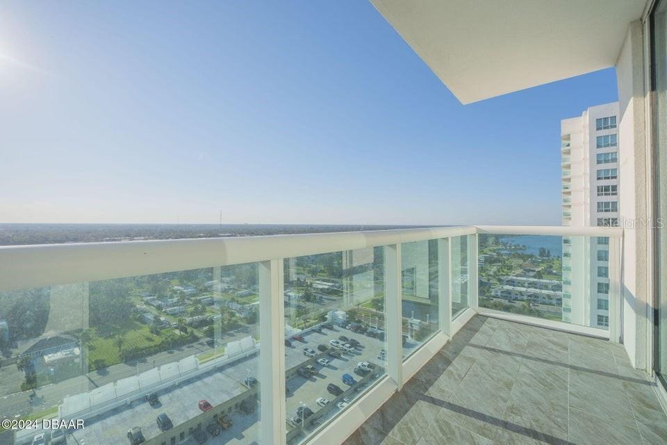 MARINA GRANDE/HALIFAX 01 - Residential Lease