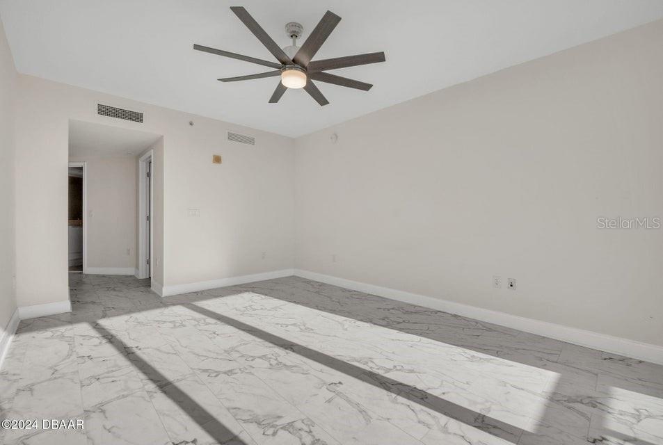 MARINA GRANDE/HALIFAX 01 - Residential Lease