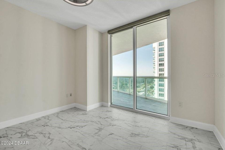 MARINA GRANDE/HALIFAX 01 - Residential Lease