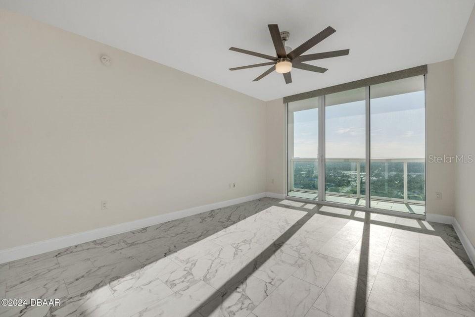 MARINA GRANDE/HALIFAX 01 - Residential Lease