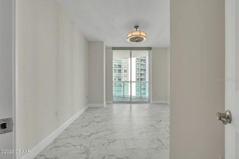 MARINA GRANDE/HALIFAX 01 - Residential Lease