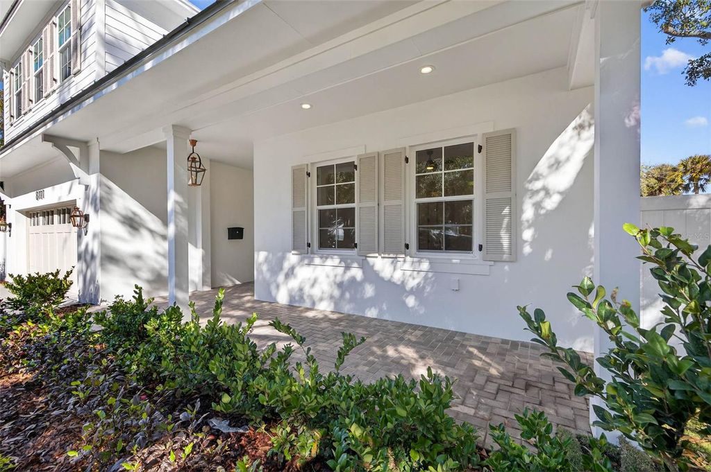 Photo of 8101 Country Club Road N, St Petersburg, FL 33710 (MLS # TB8467484)