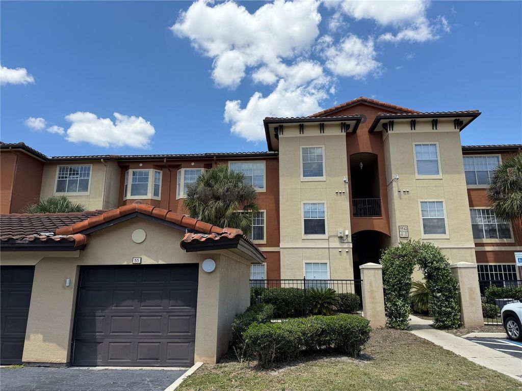 Photo of 5542 Metrowest Boulevard #308, Orlando, FL 32811 (MLS # S5148604)