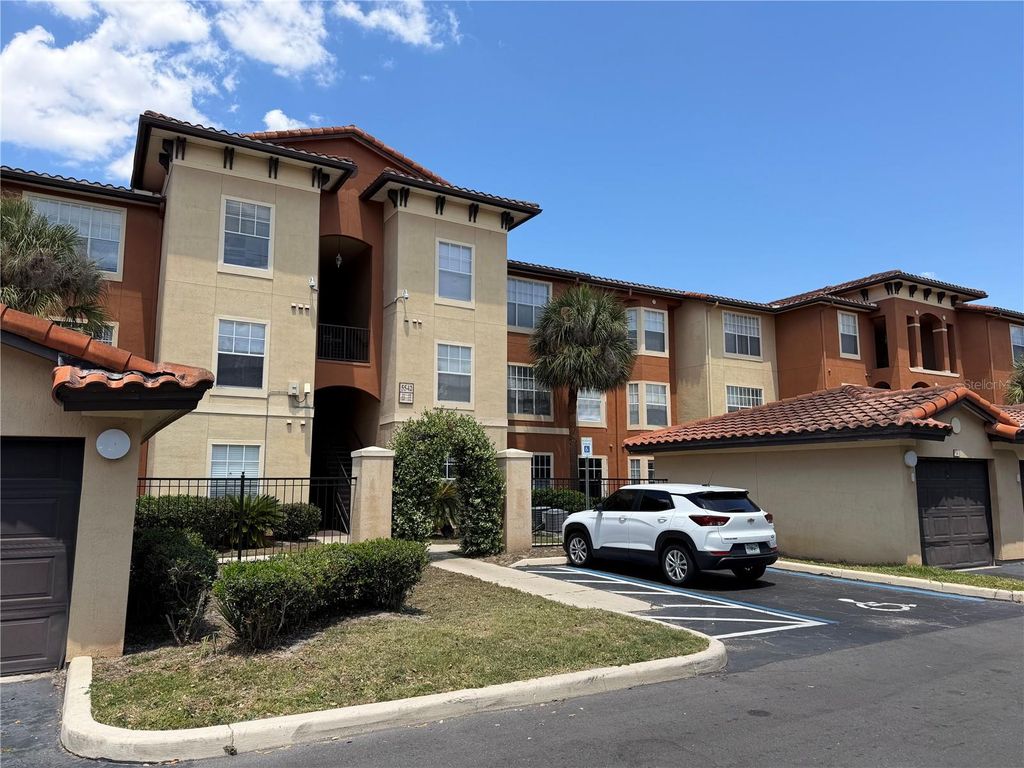 Photo of 5542 Metrowest Boulevard #308, Orlando, FL 32811 (MLS # S5148604)