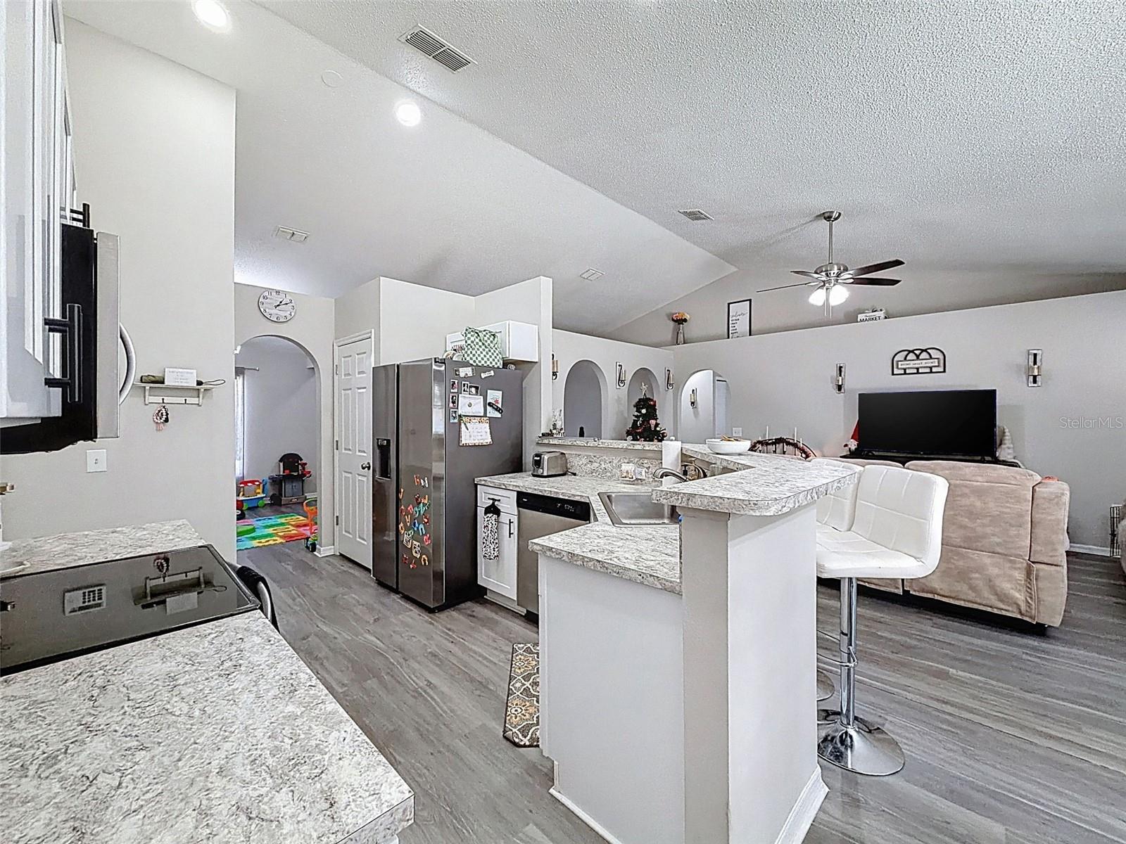 ROYAL HIGHLANDS - Residential