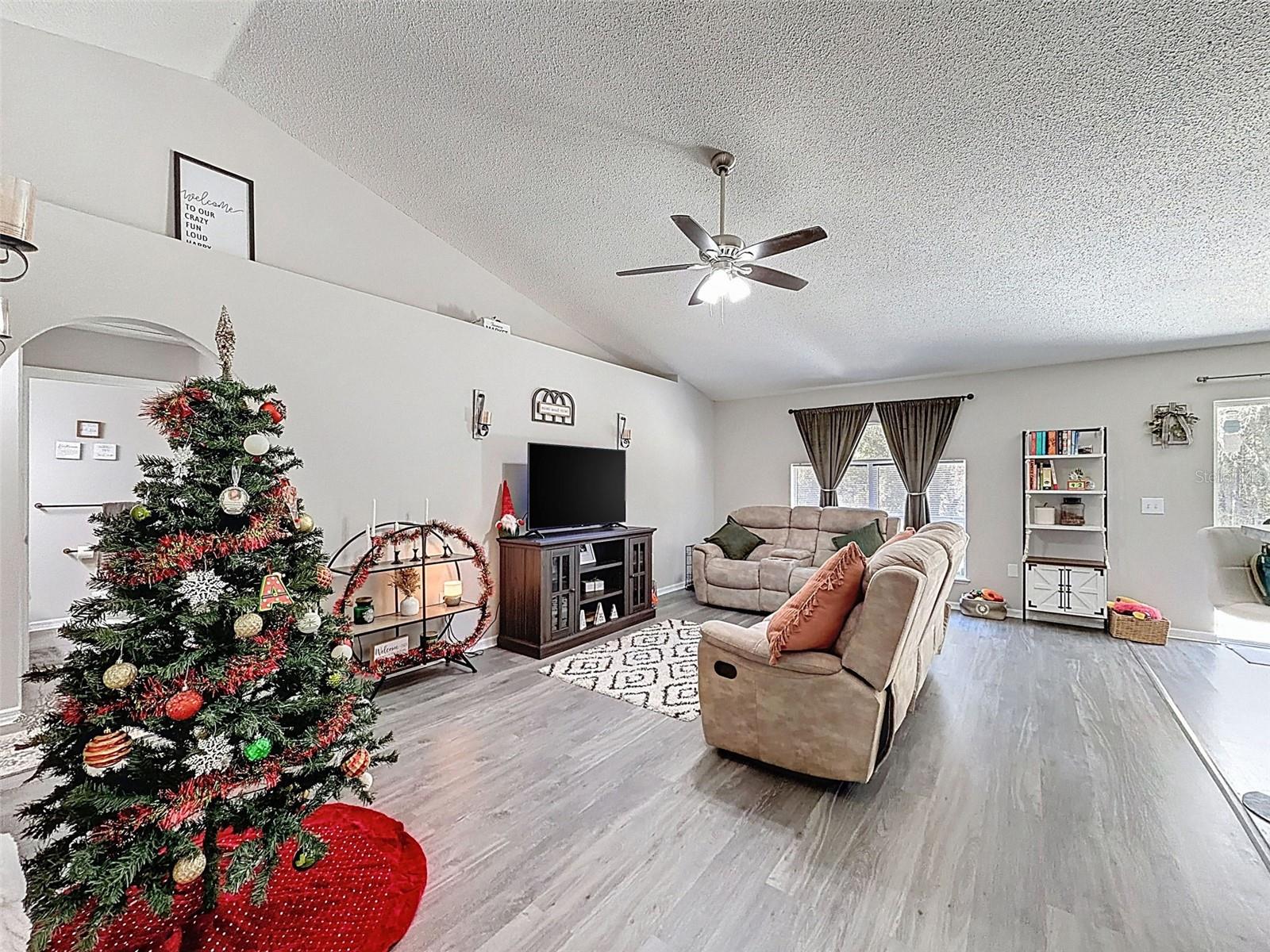 ROYAL HIGHLANDS - Residential