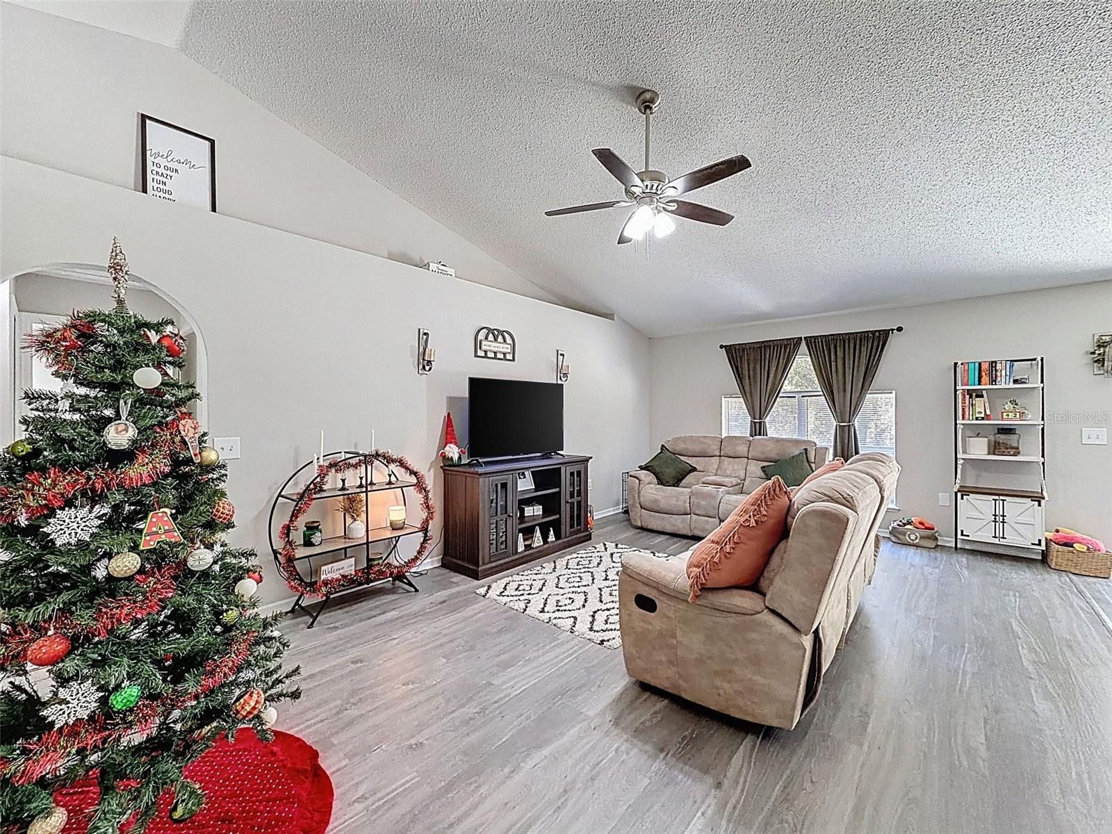 ROYAL HIGHLANDS - Residential