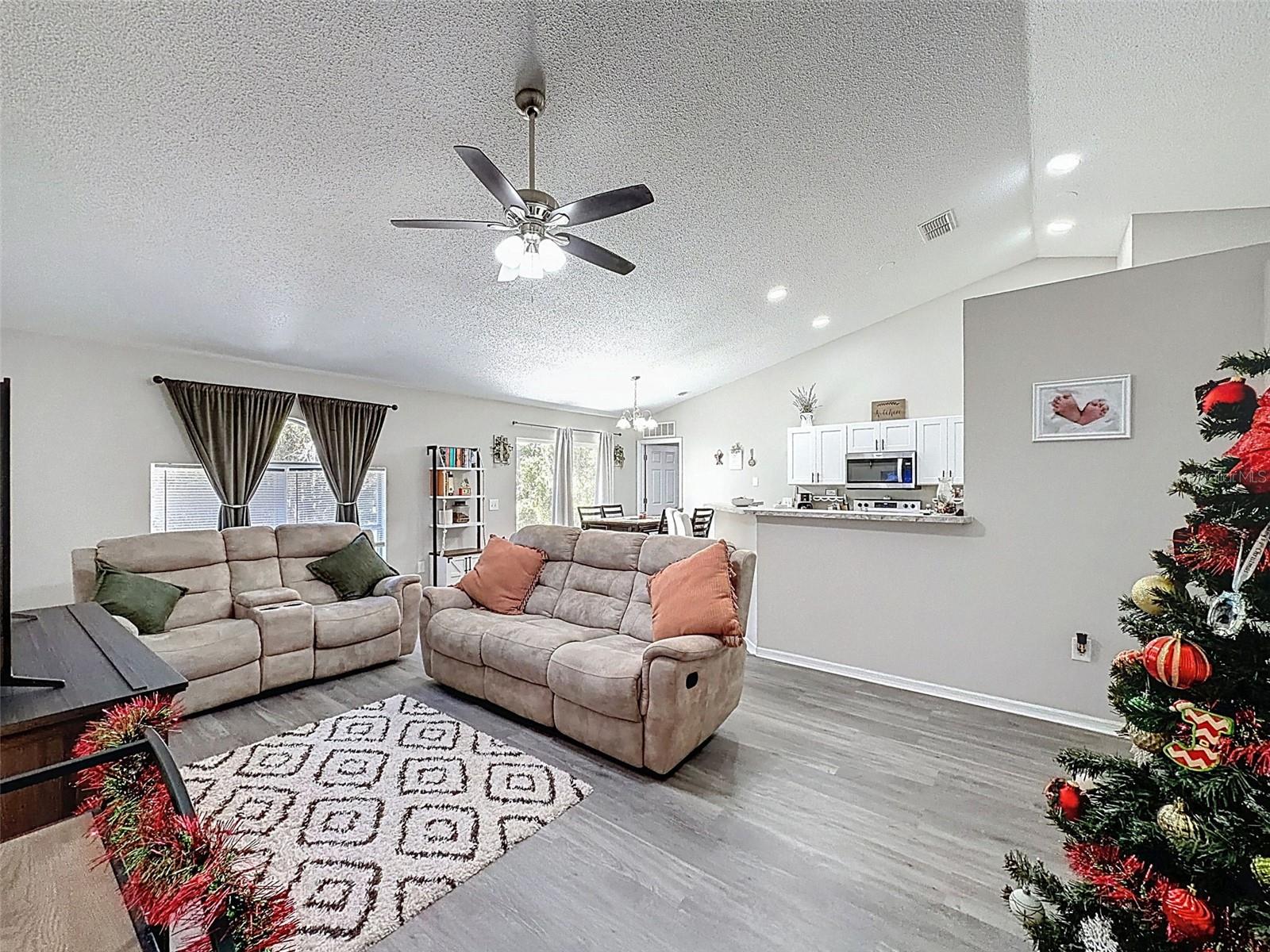 ROYAL HIGHLANDS - Residential