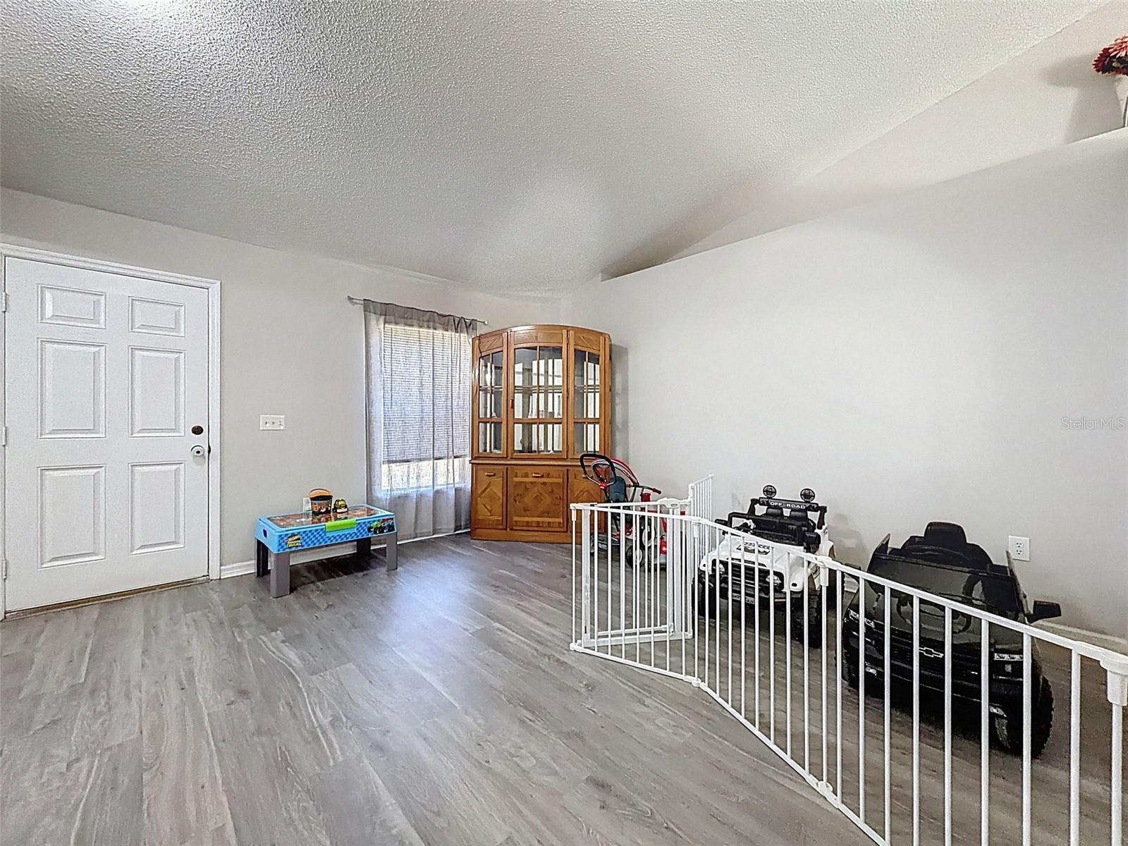 ROYAL HIGHLANDS - Residential