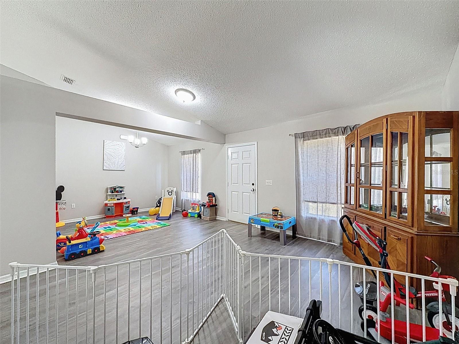 ROYAL HIGHLANDS - Residential