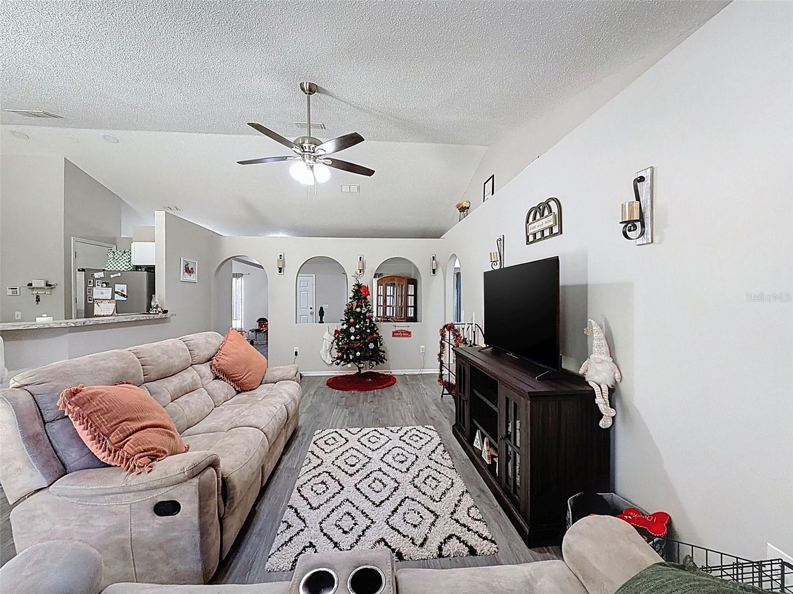 ROYAL HIGHLANDS - Residential